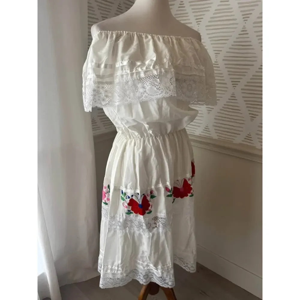 Traditional Women’s Small Peasant Campesina Mexican Fiesta Dress - Picture 6 of 6